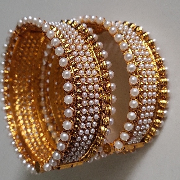 Indian bangels with pearls - Picture 4 of 4